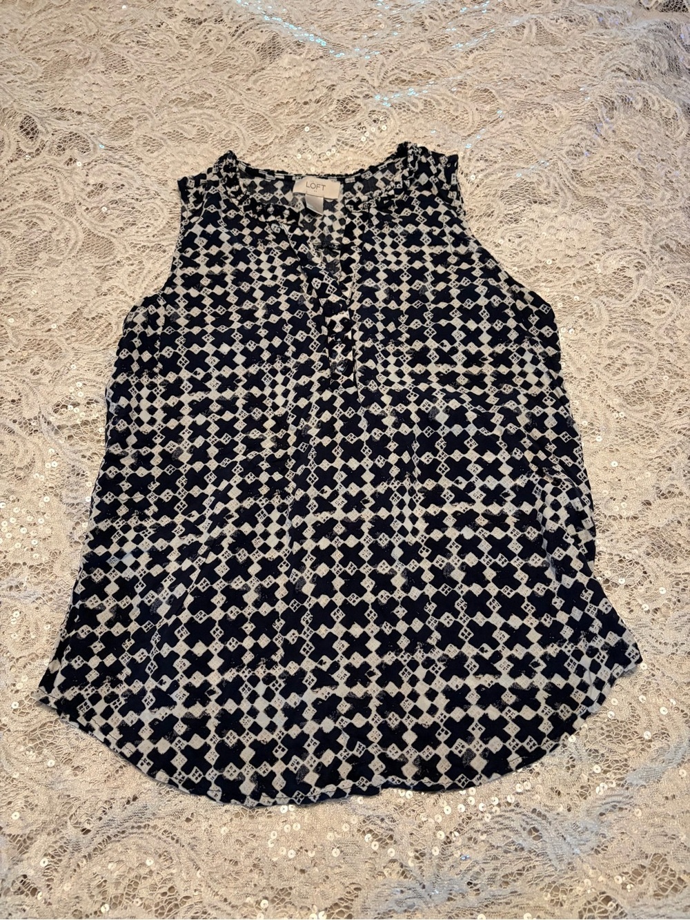 LOFT/pre-loved Black and White Geometric Sleeveless Shell Size XS